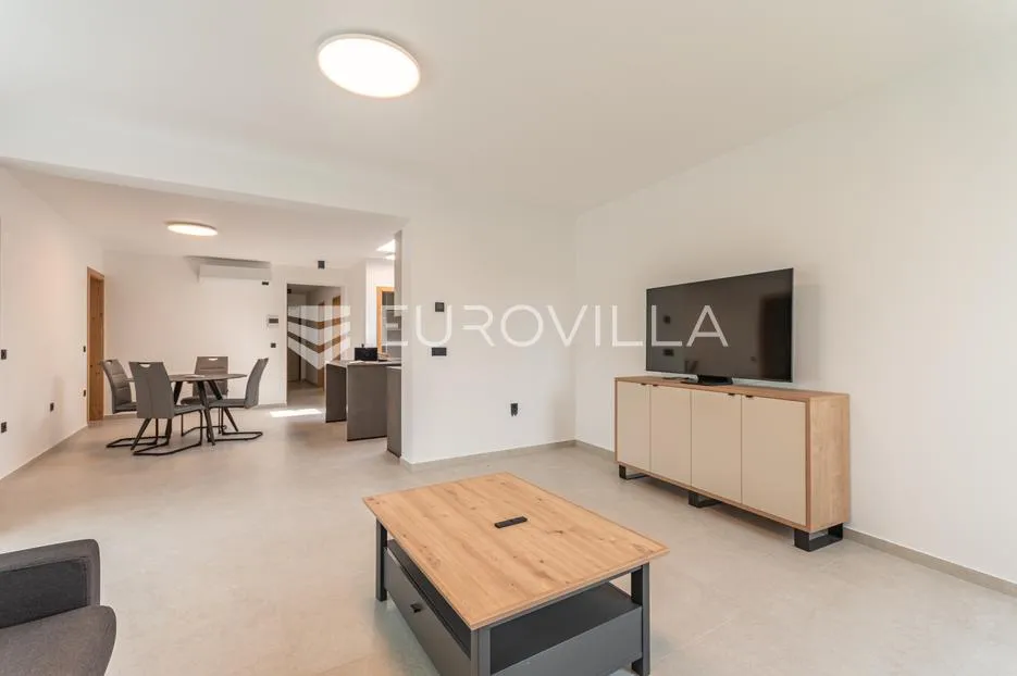 varaždin, centar, luksuzno namješten penthouse s parkingom novogradnja - slika 3