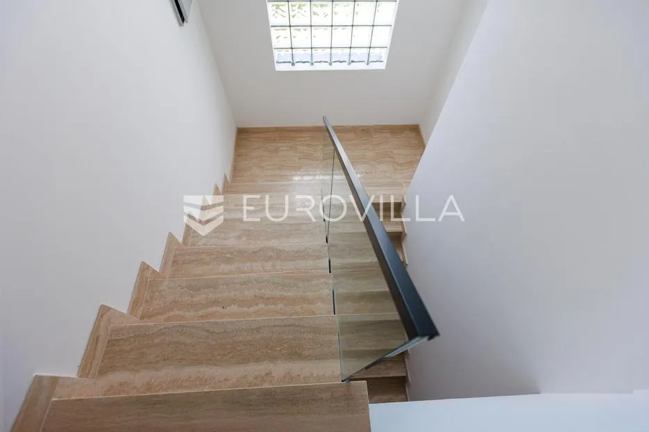 crikvenica, trosoban stan nkp 68 m² s panormaskim pogledom na more - slika 20