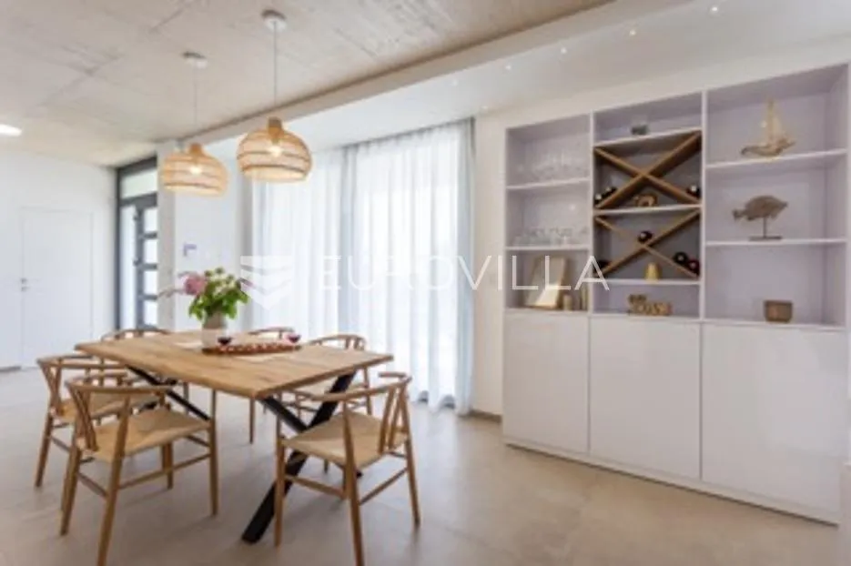 istra, smoljanci, kvalitetna i moderna samostojeća kuća, 208 m², grijani bazen 40 m² - slika 26