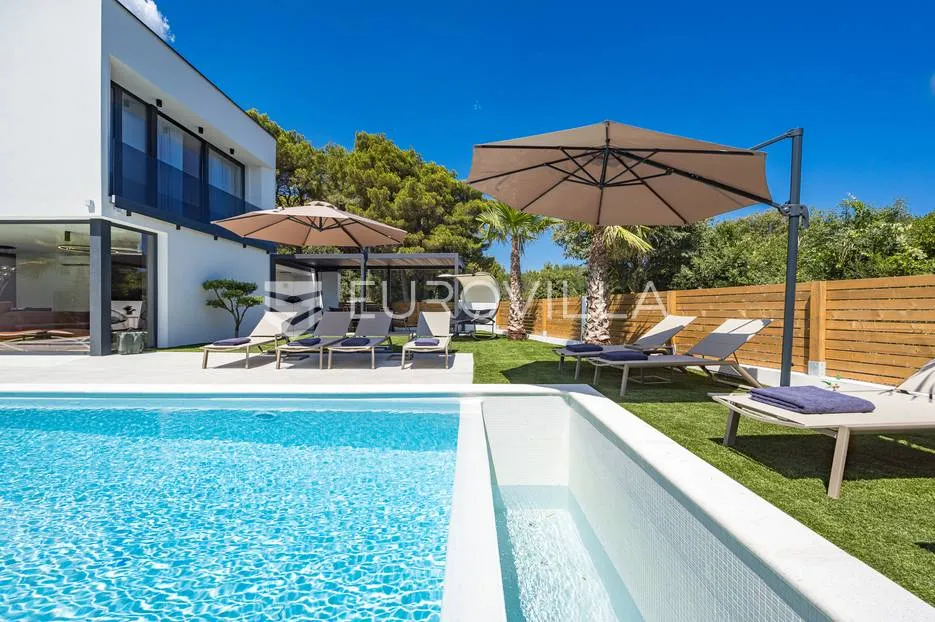 istra, medulin, prekrasna moderna dvojna vila 220 m² - slika 142