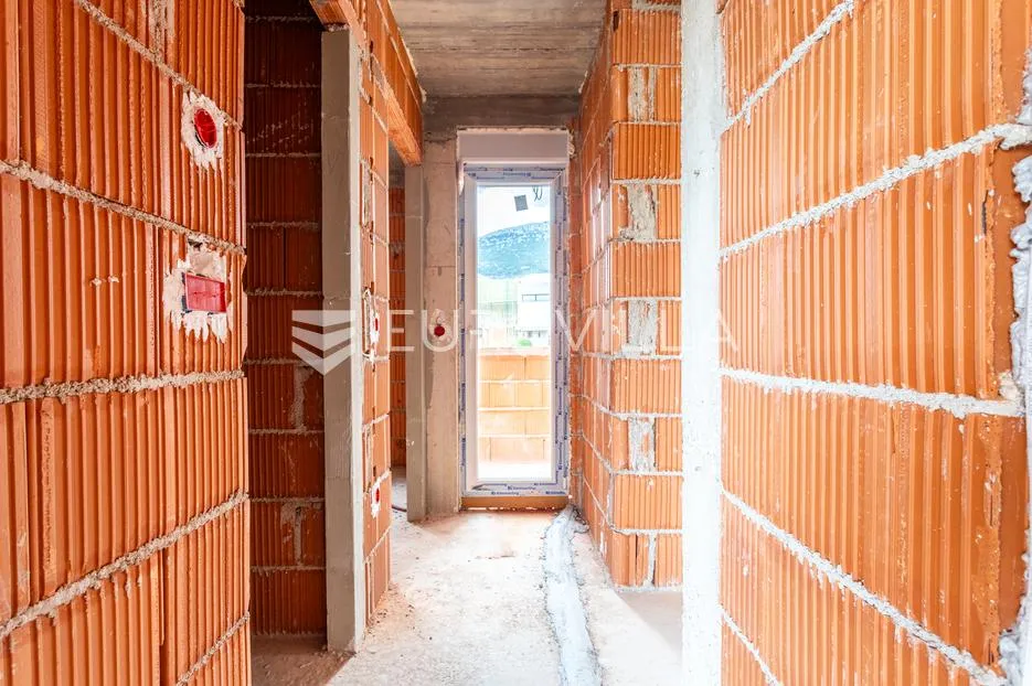 kaštel lukšić, trosoban penthouse s krovnom terasom i dva parkirna mjesta - slika 24