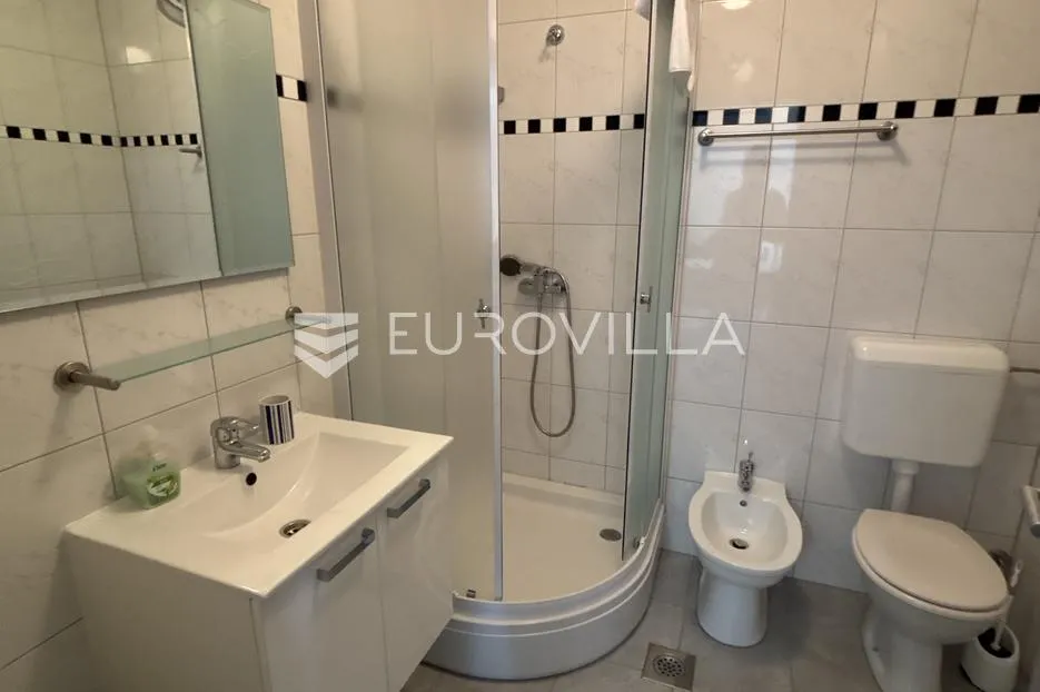 medulin, apartmanska kuća sa sedam stanova na mirnoj lokaciji - slika 48