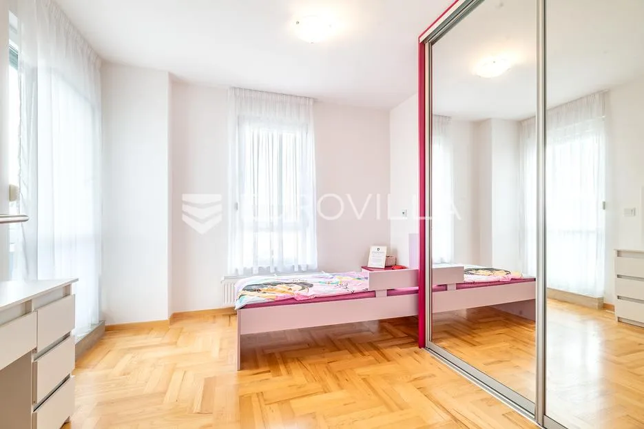 zagreb, odra luksuzan četverosoban penthouse sa dvije prostrane terase 130 m² - slika 7