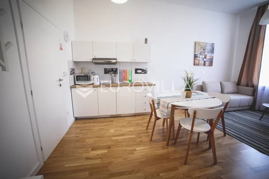 centar stan 205m2 podijeljen na 5 apartmana i sobu - slika 34