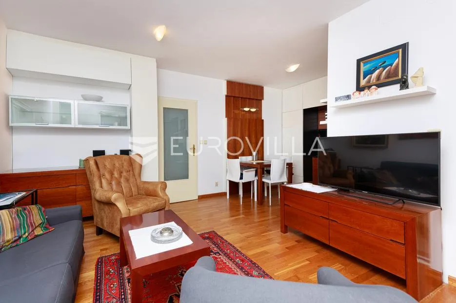 lovran, centar, prekrasan dvosoban stan 44 m², panoramski pogled na more - slika 2
