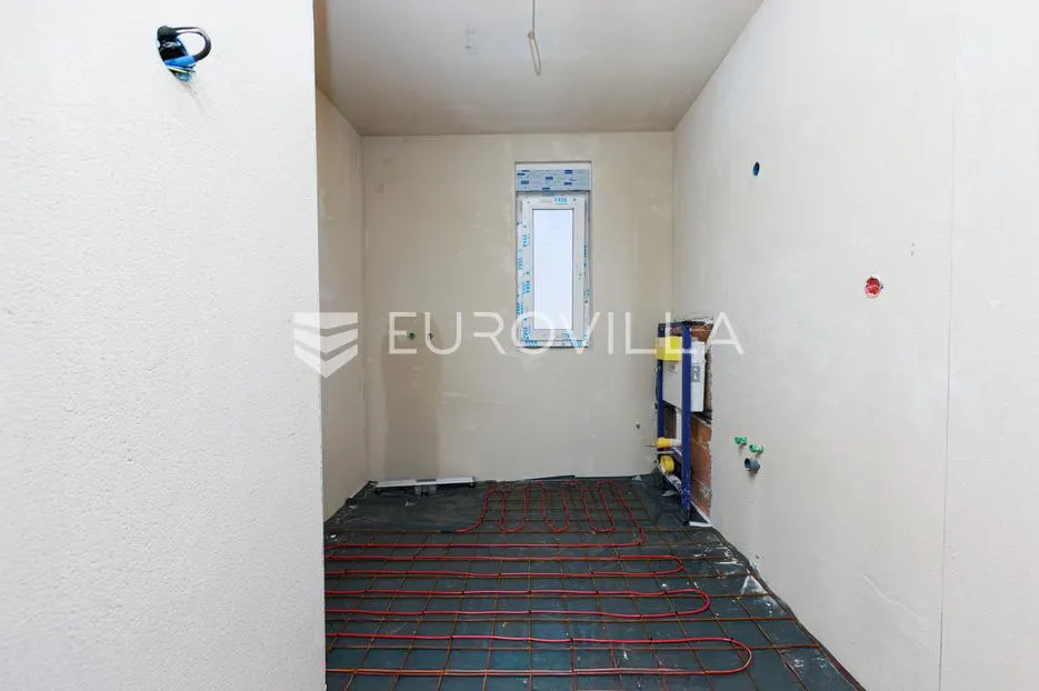 otok krk, čižići, trosoban stan 200 m od mora, novogradnja - slika 2