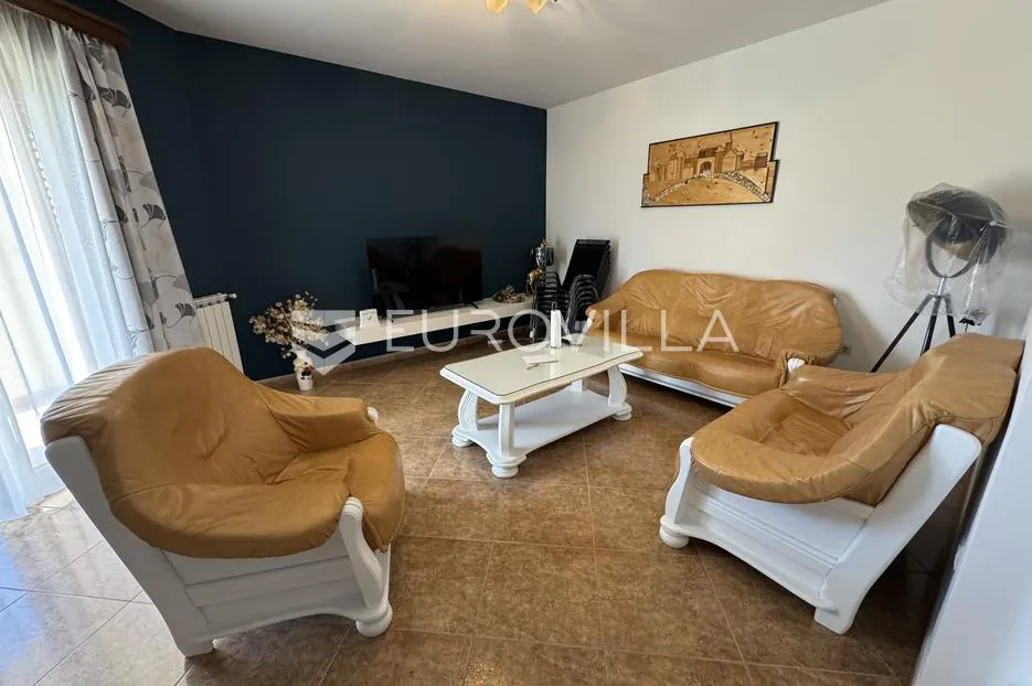 istra, valbandon, najam obiteljske kuće 180m2 s predivnom okućnicom - slika 3