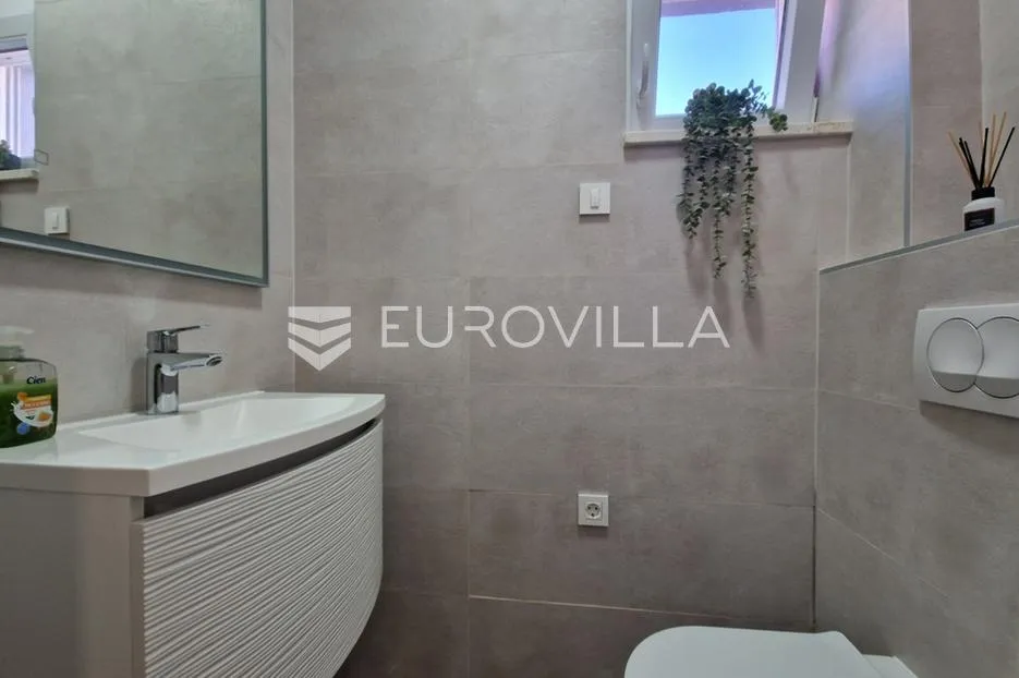 vir, dvoetažni apartman 40 m od mora, krovna terasa s panoramskim pogledom na more - slika 22