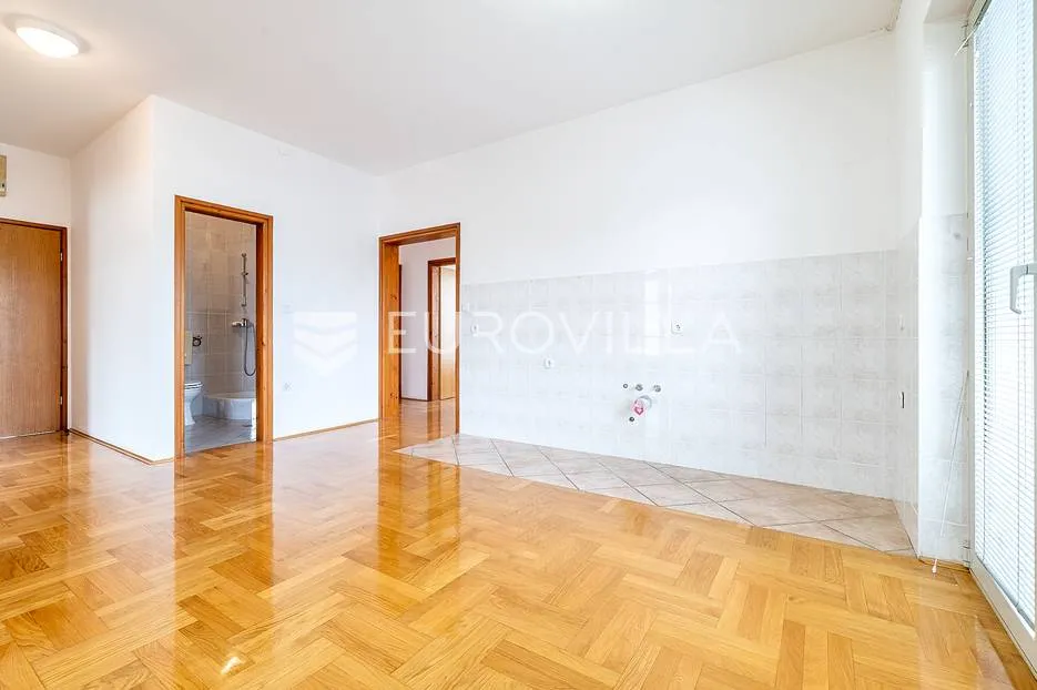 zagreb, malešnica stan na drugom katu 120 m2 - slika 4