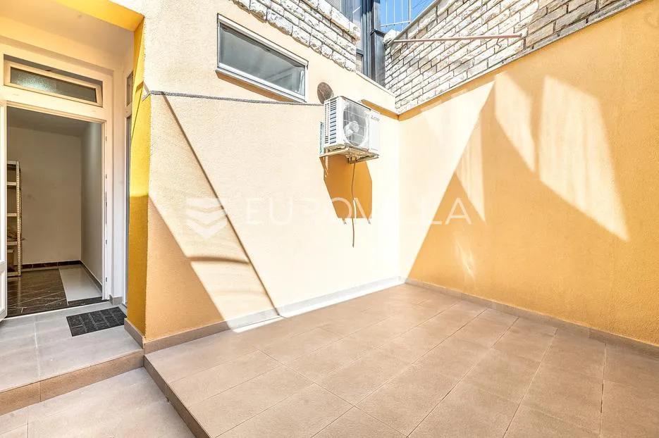 zagreb, centar, buconjićeva, četverosoban stan 226 m², terasa 2 parkirna mjesta - slika 11