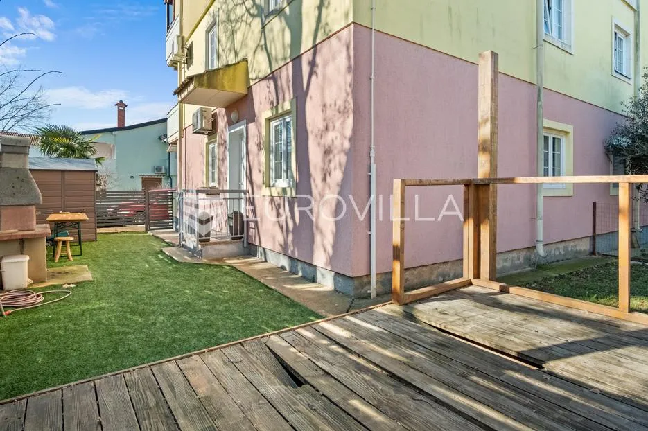 istra, funtana, novouređeni stan 60 m² u visokom prizemlju sa lijepim vrtom - slika 12