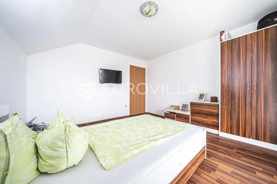 samobor okolica, donji desinec, moderna kuća 280 m2 na atraktivnoj lokaciji - slika 8