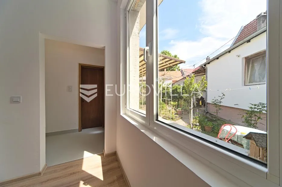 osijek, gornji grad, novouređeni dvoetažni stan 80 m² - slika 10