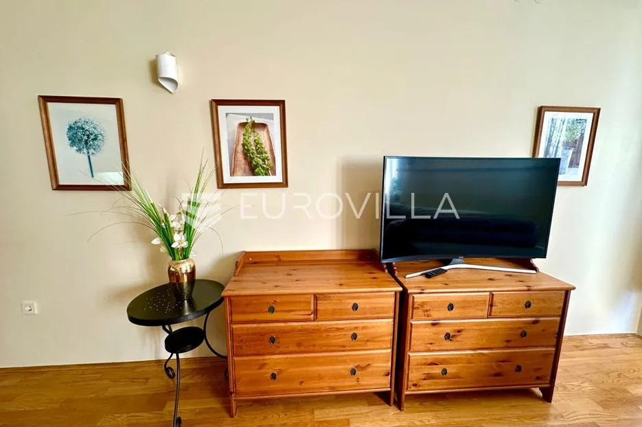 crikvenica, zimski najam, trosoban stan, prvi red do mora površine 70 m² - slika 4