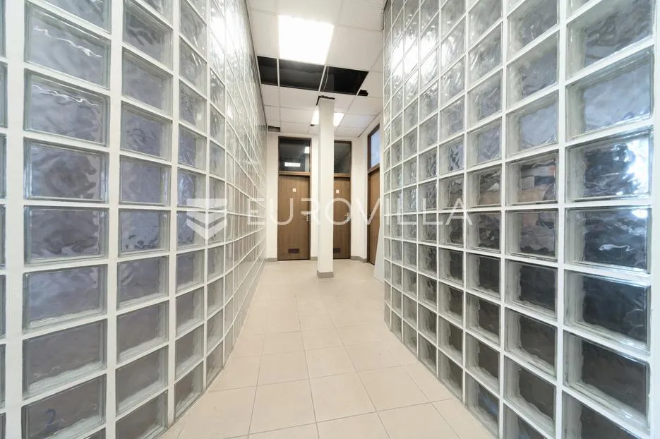 osijek, retfala, poslovna zgrada površine 359 m² - slika 13