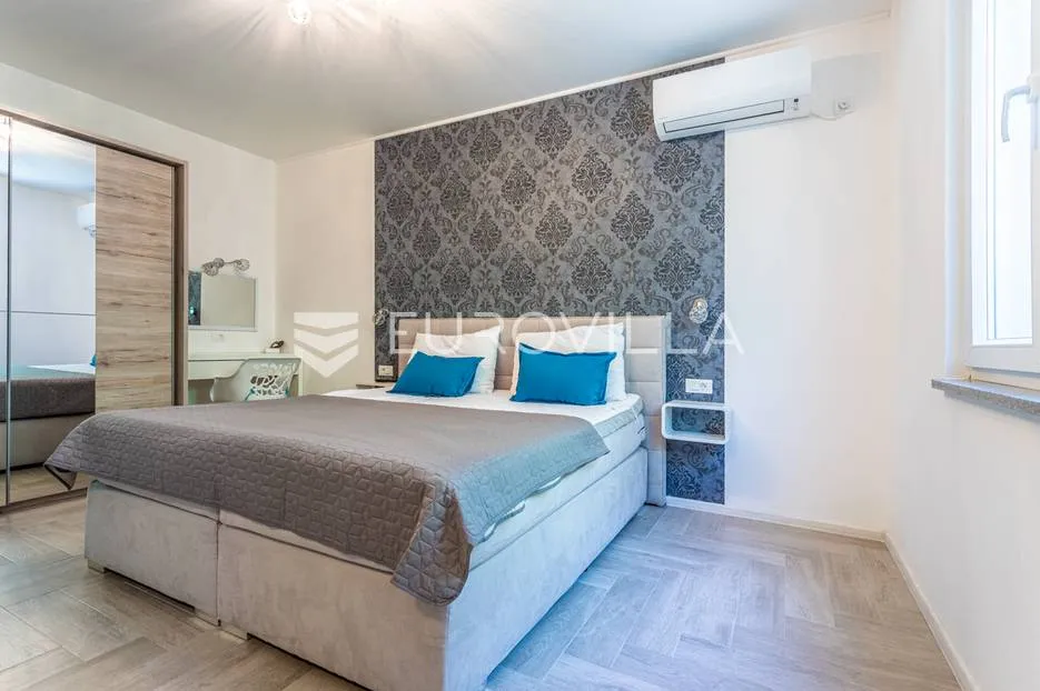 rogoznica, moderna vila drugi red do mora - slika 10