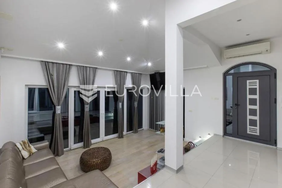 rogoznica, kuća s bazenom i pogledom na more, 352 m² - slika 6