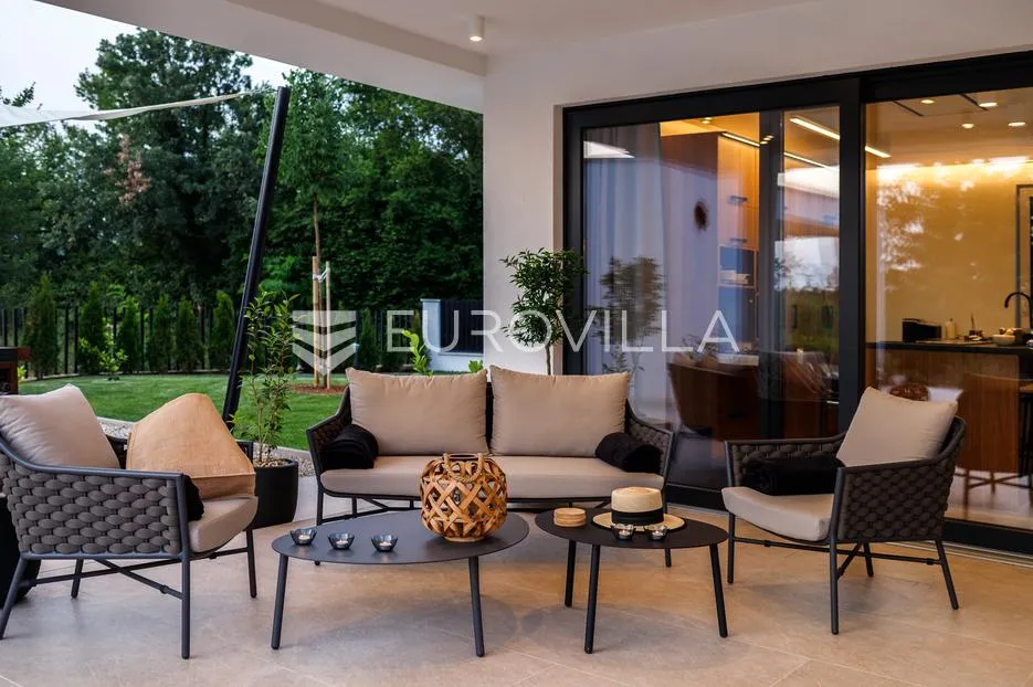 labin, santalezi, luksuzna vila s wellnessom, grijanim bazenom, teretanom, mirna lokacija - slika 9