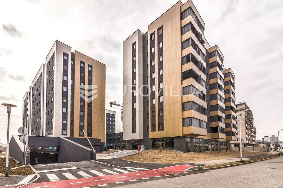 Zagreb, Heinzelova, VMD novogradnja, četverosoban penthouse + 2 GPM - Peščenica