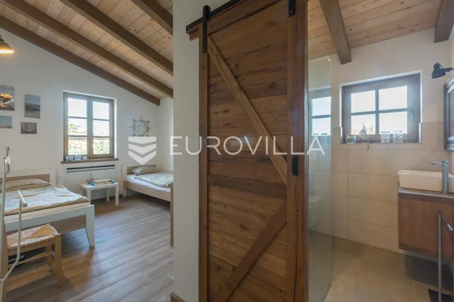 istra, peresiji, jedinstvena samostojeća kuća 200m2 s bazenom - slika 19