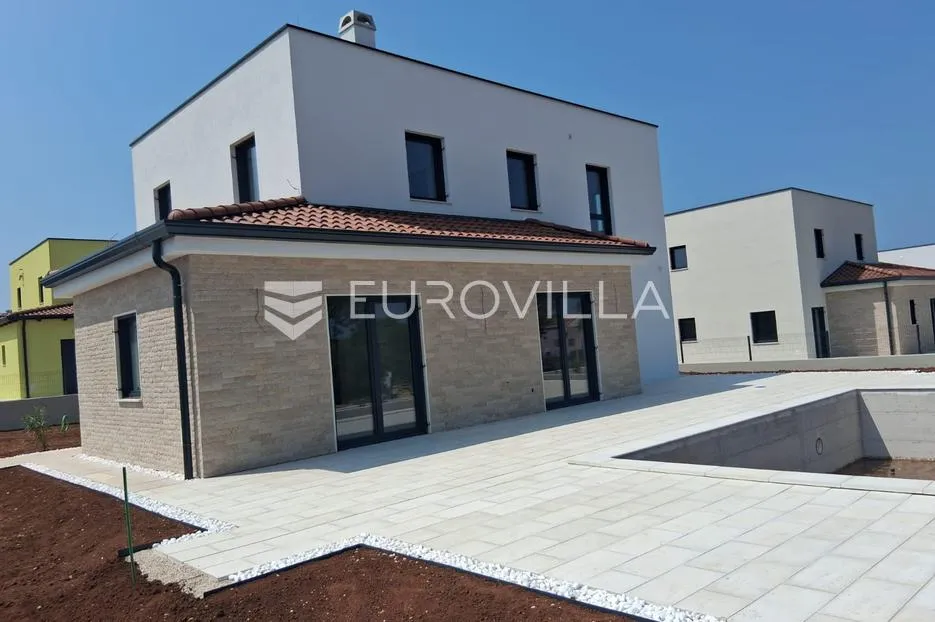 istra, poreč, prekrasna kuća s kamenim detaljima - slika 2