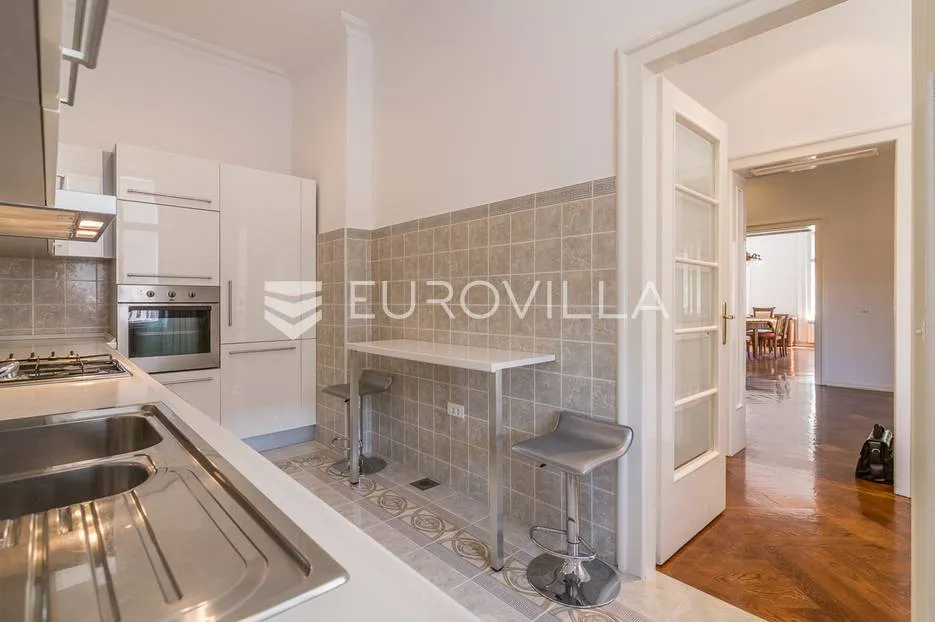 zagreb, centar, zrinjevac luksuzno uređen, reprezentativan četverosoban stan, 160 m² - slika 12