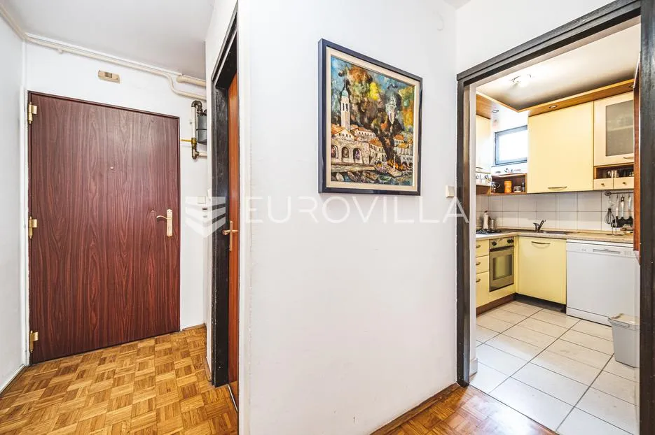 zagreb, trešnjevka, trosoban stan s loggiom 72 m² - slika 11