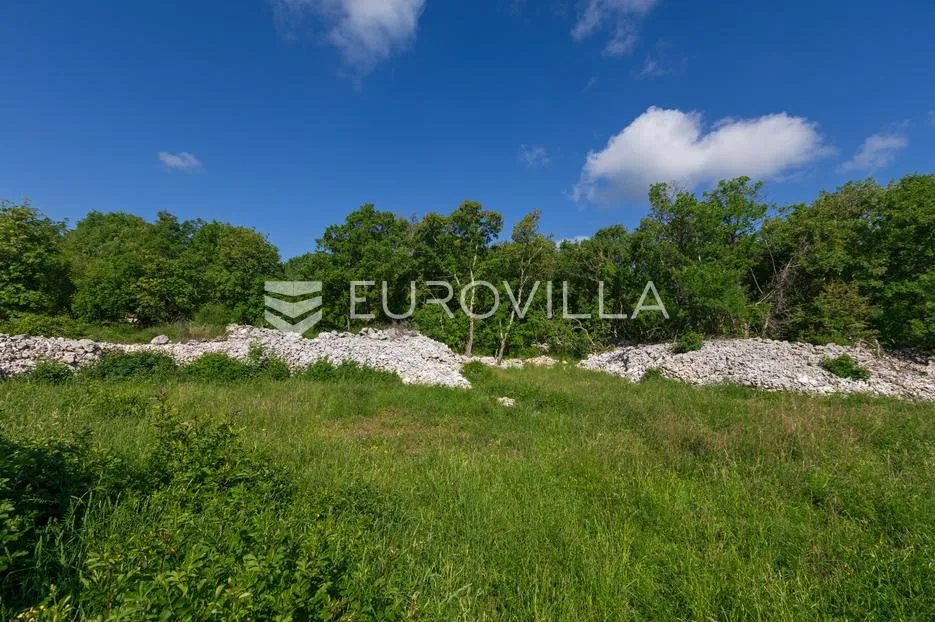 otok krk, gostinjac, ucrtana starina i 3 građevinske čestice površine 950 m² - slika 12