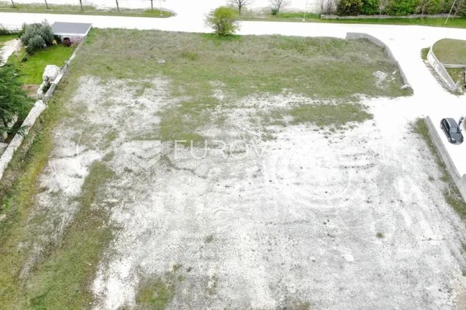 istra, kanfanar, građevinsko zemljište sa projektom 880 m2 - slika 3