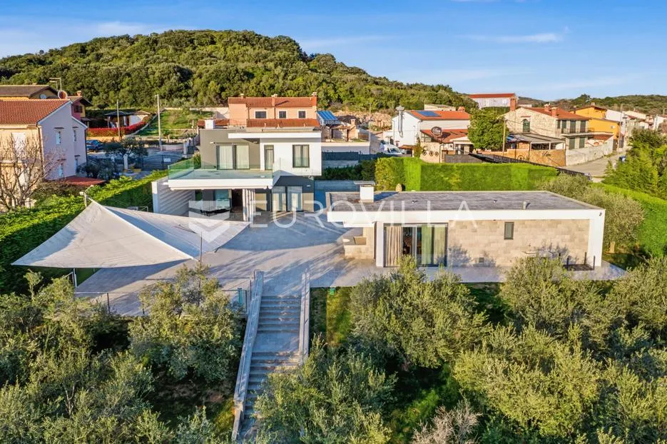 istra, vrsar, luksuzna vila s gostinjskom kućom, grijanim bazenom i potpunom privatnošću - slika 2