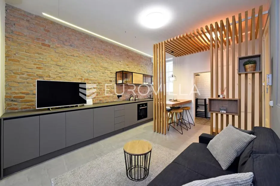 zagreb, centar, trg bana jelačića, uređeni dvosobni stan 45 m² - slika 2