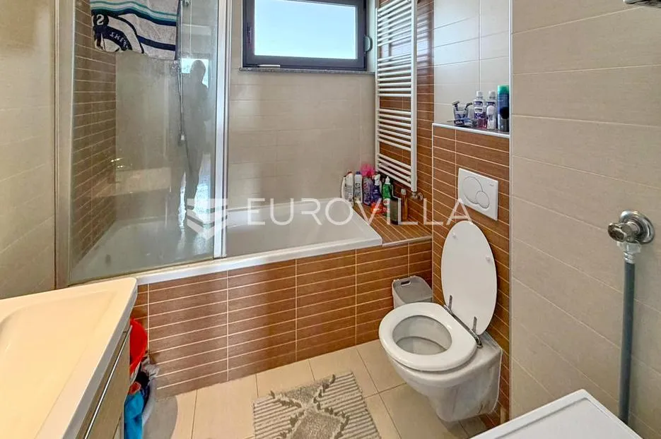 zagreb, bijenik, prekrasan trosoban stan 92 m² - slika 5