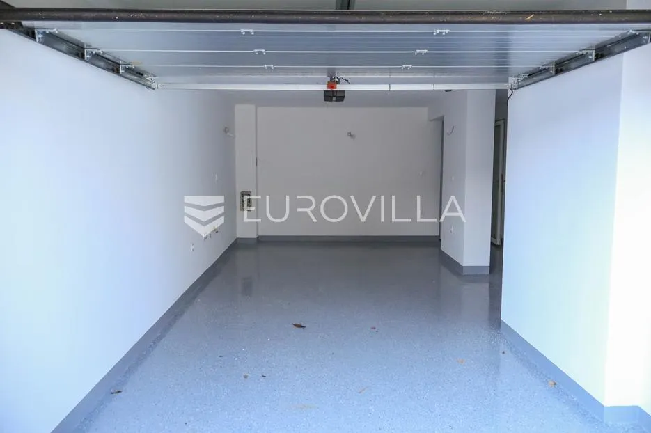 zadar, novi bokanjac – dvoetažni stan površine 140 m2 s predivnim vrtom od 95 m2 - slika 10