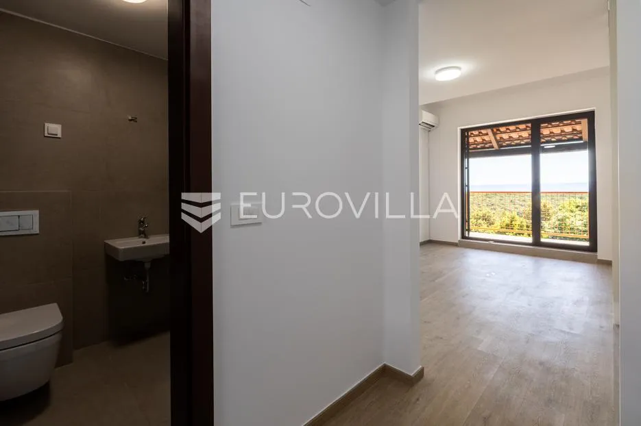 istra, duga uvala, 2. kat, adaptirani apartman u sklopu naselja s pogledom na more, 150 m od mora - slika 4