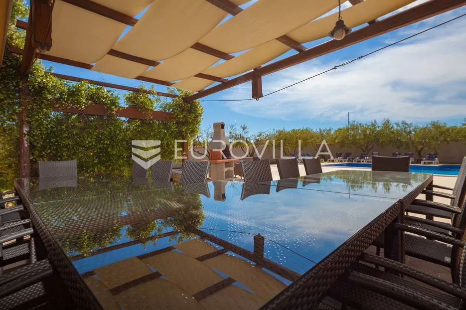 istra, banjole, prostrana stambeno poslovna kuća za odmor, 750 m², parcela 1370 m² - slika 2