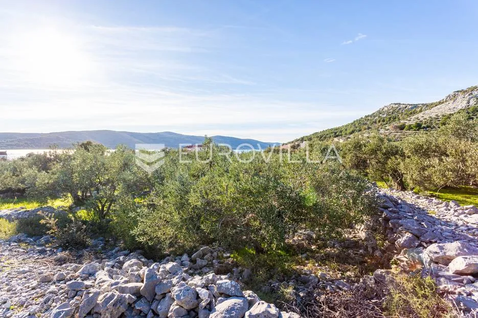 seget donji, građevinsko zemljište površine 1592 m² - slika 2