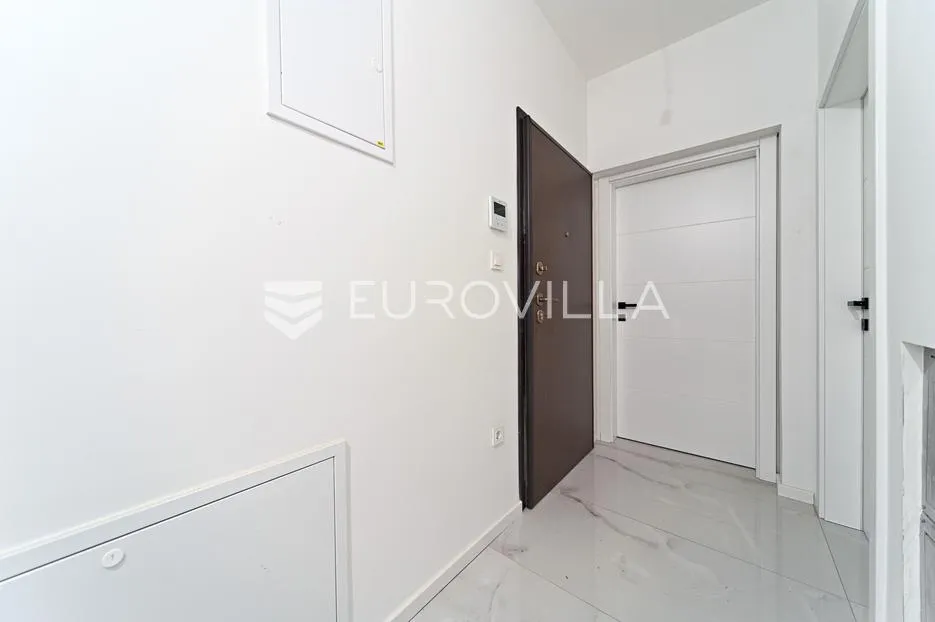 osijek, retfala, završen četverosoban stan sa dvorištem od 50 m² - slika 14