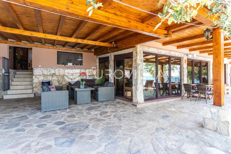 omiš, stanići, lijepa kuća s pogledom na more ukupne površine 160m2 na zemljištu površine 2546 m2 - slika 20