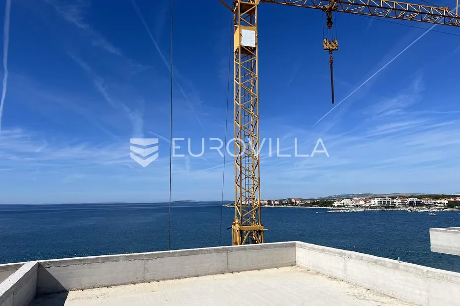 otok pag, plaža perilo, trosoban stan u luksuznoj novogradnji prvi red do mora - slika 14