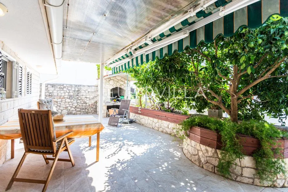 čiovo, okrug gornji - kuća s vrtom blizu plaže - slika 3