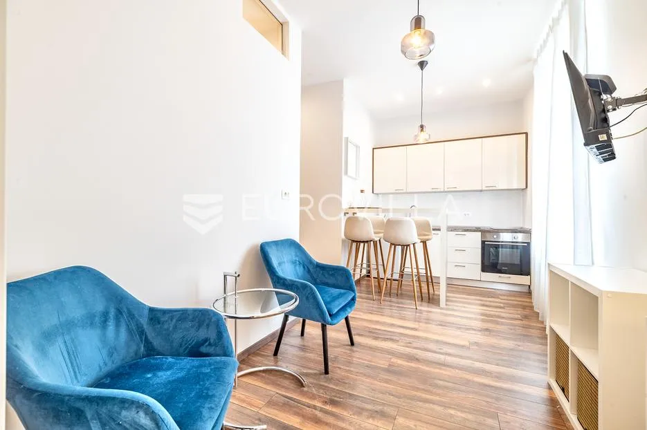 Zagreb, Palmotićeva ulica, troiposoban stan s dvije kupaonice - Donji grad