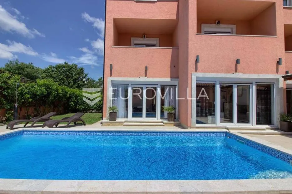 medulin, velika samostojeća kuća 360 m² s bazenom - slika 28