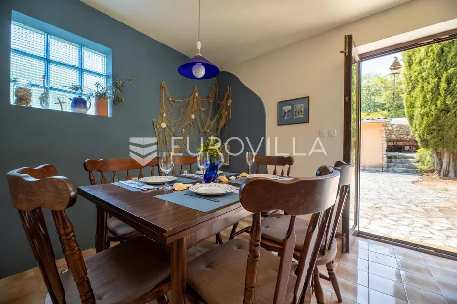 otok krk, gostinjac, šarmantna kuća nkp 180 m2 - slika 9