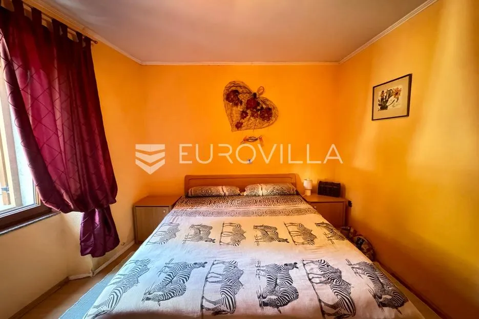 istra, pula, trosoban stan u strogom centru s parkingom - slika 13