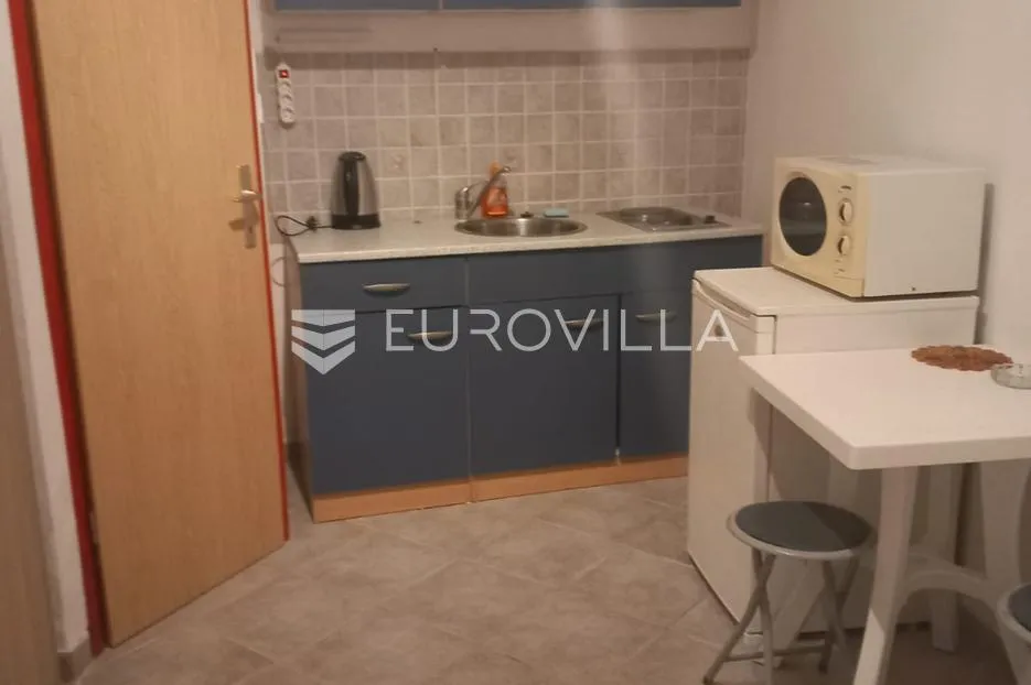 zadar, vir dvojna kuća sa šest apartmana prvi red do mora, površine 228 m² - slika 7