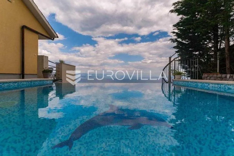 Lovran, Prostrana vila s tri stana, bazenom i spektakularnim panoramskim pogledom na more - Lovranska Draga, Lovran