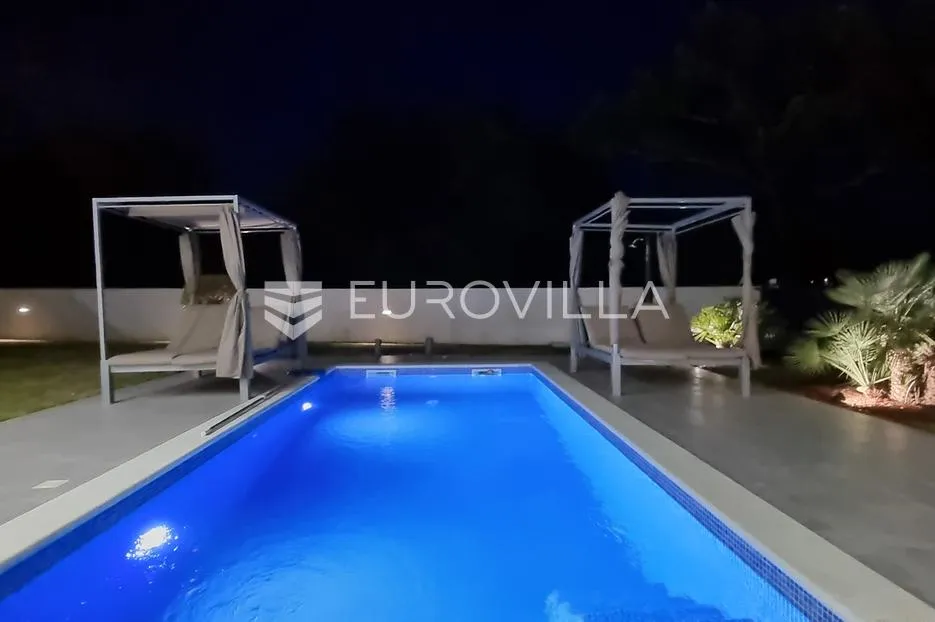 istra, svetvinčenat, moderna vila nkp 160 m2 s bazenom okružena zelenilom u mirnom naselju - slika 12