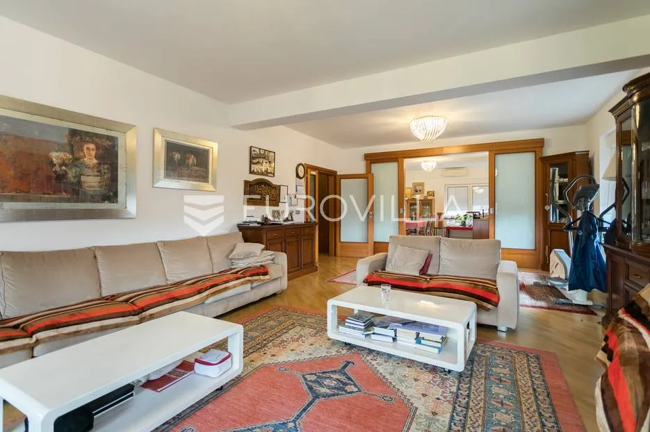 Gornja Dubrava, stambeno poslovna zgrada 1000 m2 na zemljištu 500 m2 - Zagreb