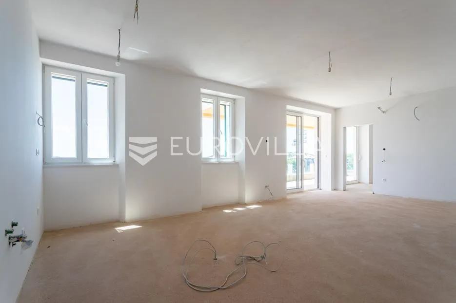 šibenik, plaža banj, prekrasan trosoban stan s pogledom na more, 128,30 m² - slika 3