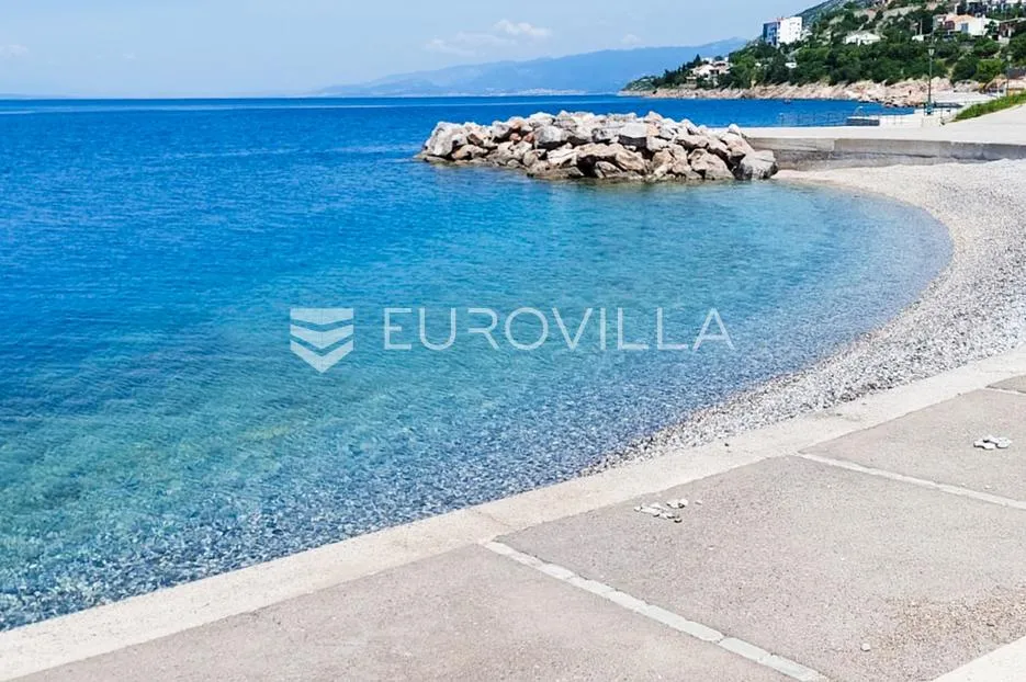 senj, dvosobni stan od 57 m² u strogom centru - slika 26
